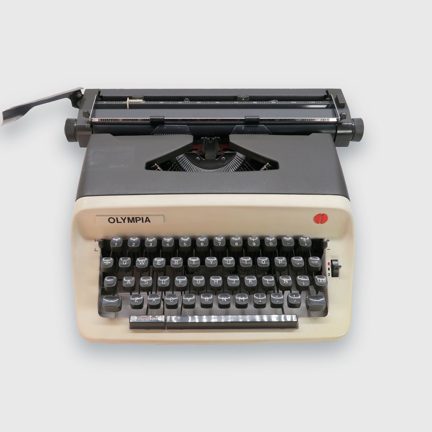 Máquina de escribir Olympia Werke AG. Model B12